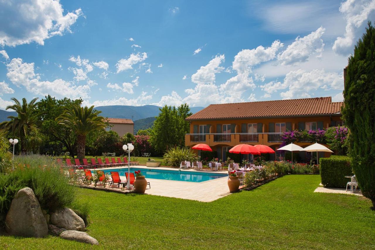 Best Western Le Vauban พุราเดส์ ภายนอก รูปภาพ
