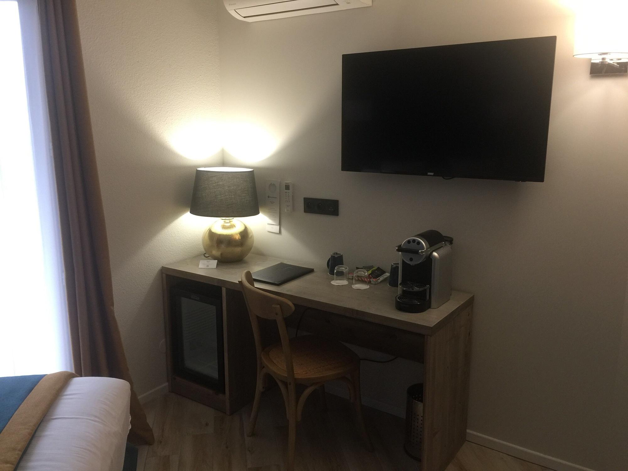 Best Western Le Vauban พุราเดส์ ภายนอก รูปภาพ