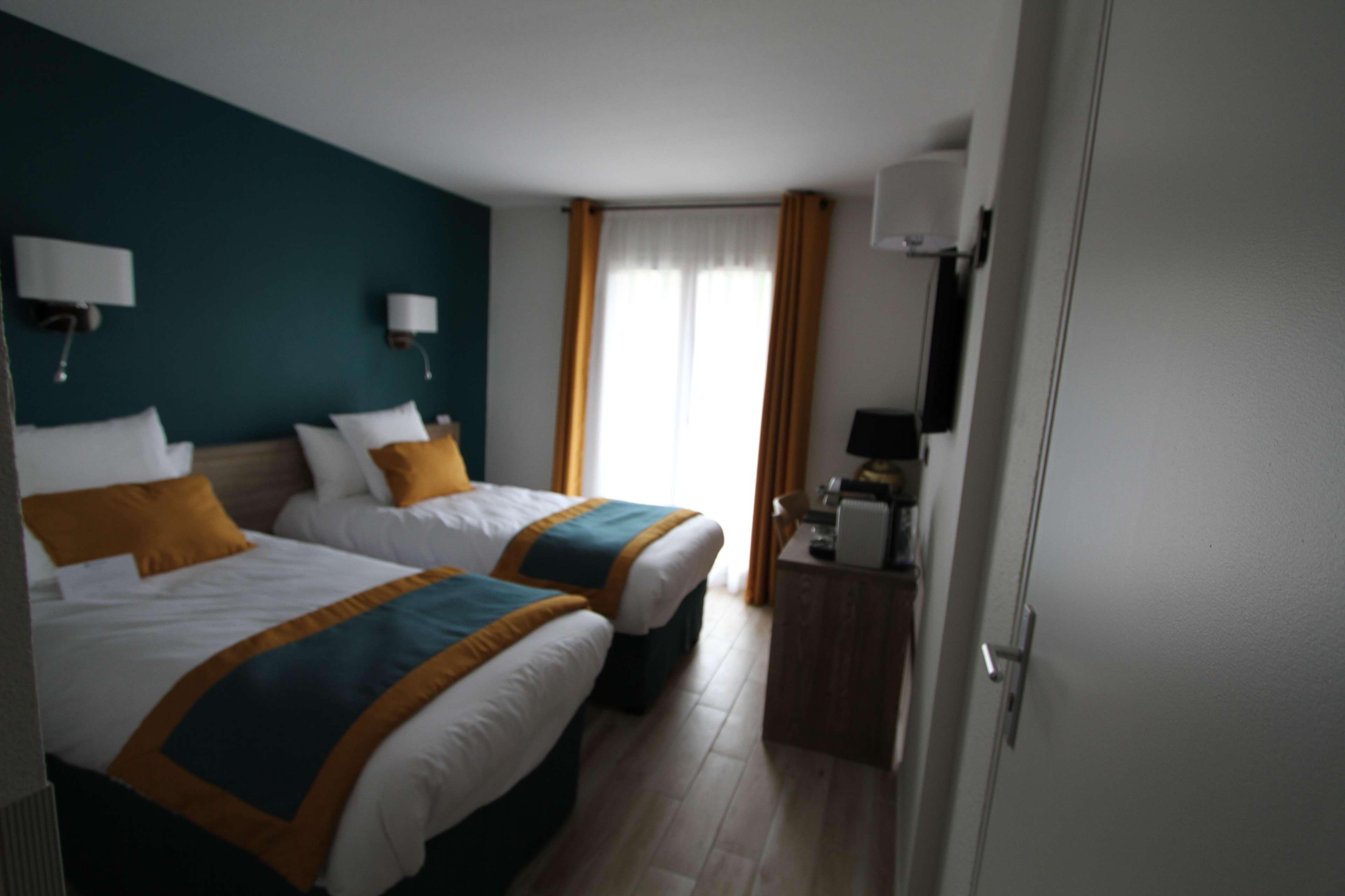 Best Western Le Vauban พุราเดส์ ภายนอก รูปภาพ