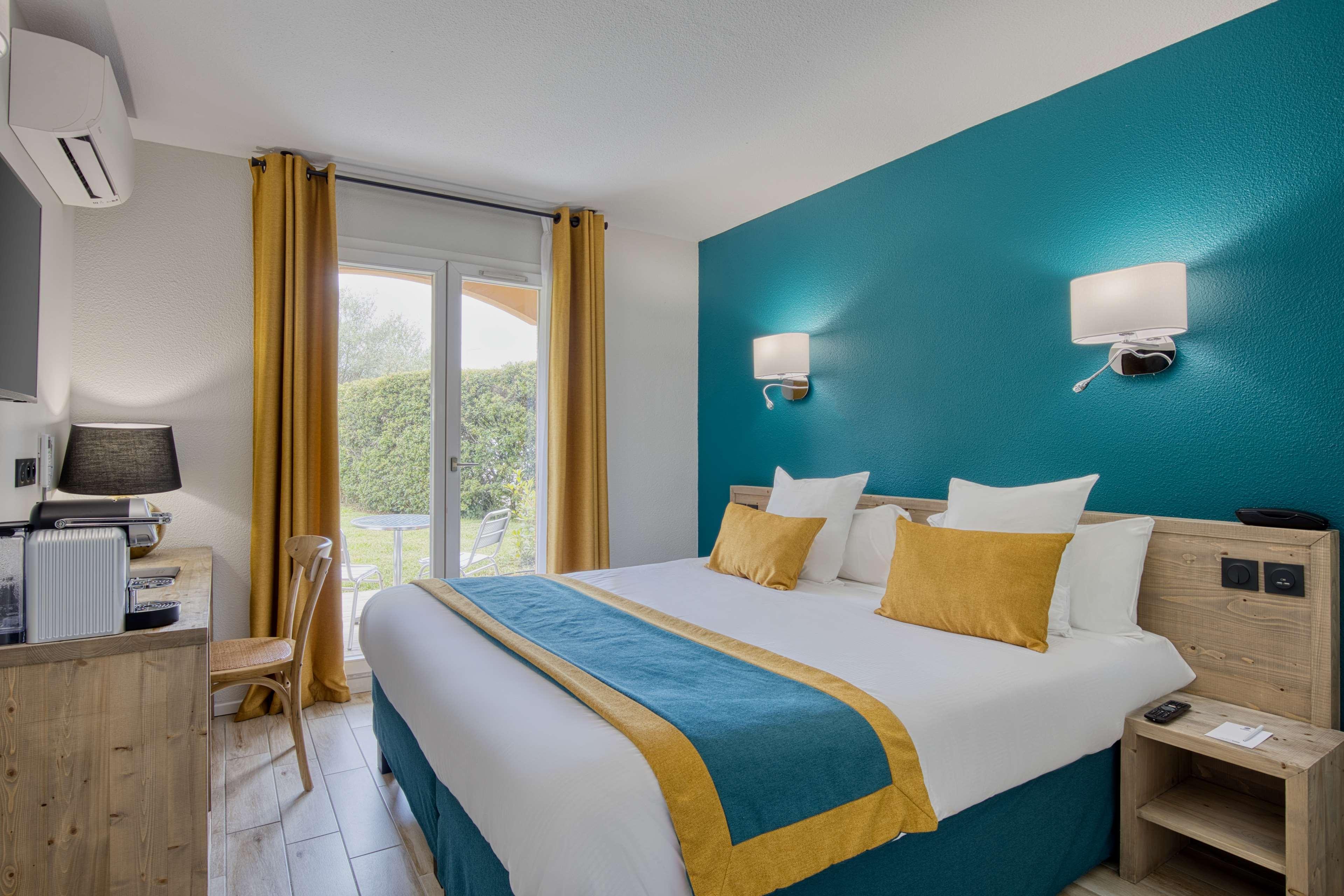 Best Western Le Vauban พุราเดส์ ภายนอก รูปภาพ