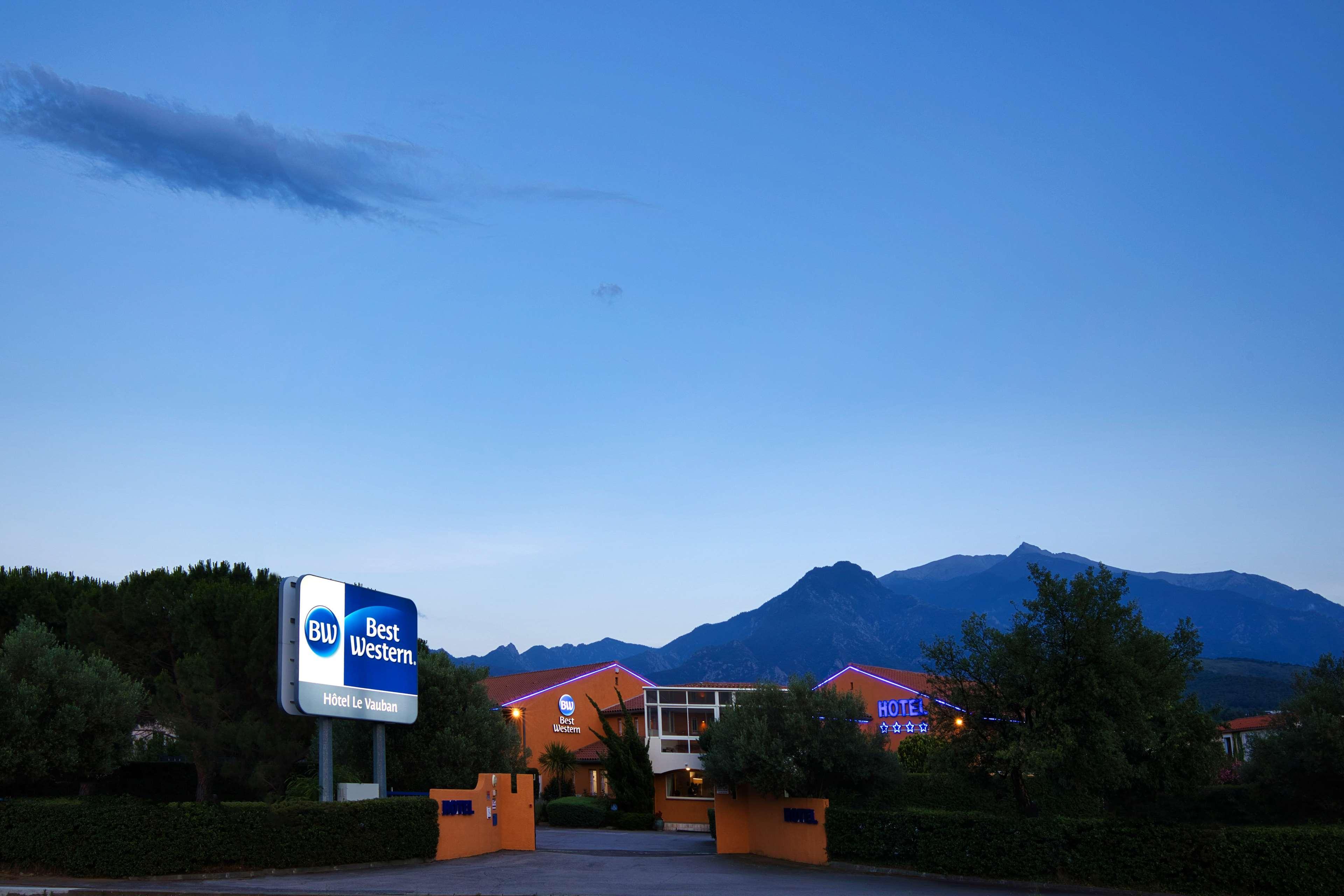 Best Western Le Vauban พุราเดส์ ภายนอก รูปภาพ