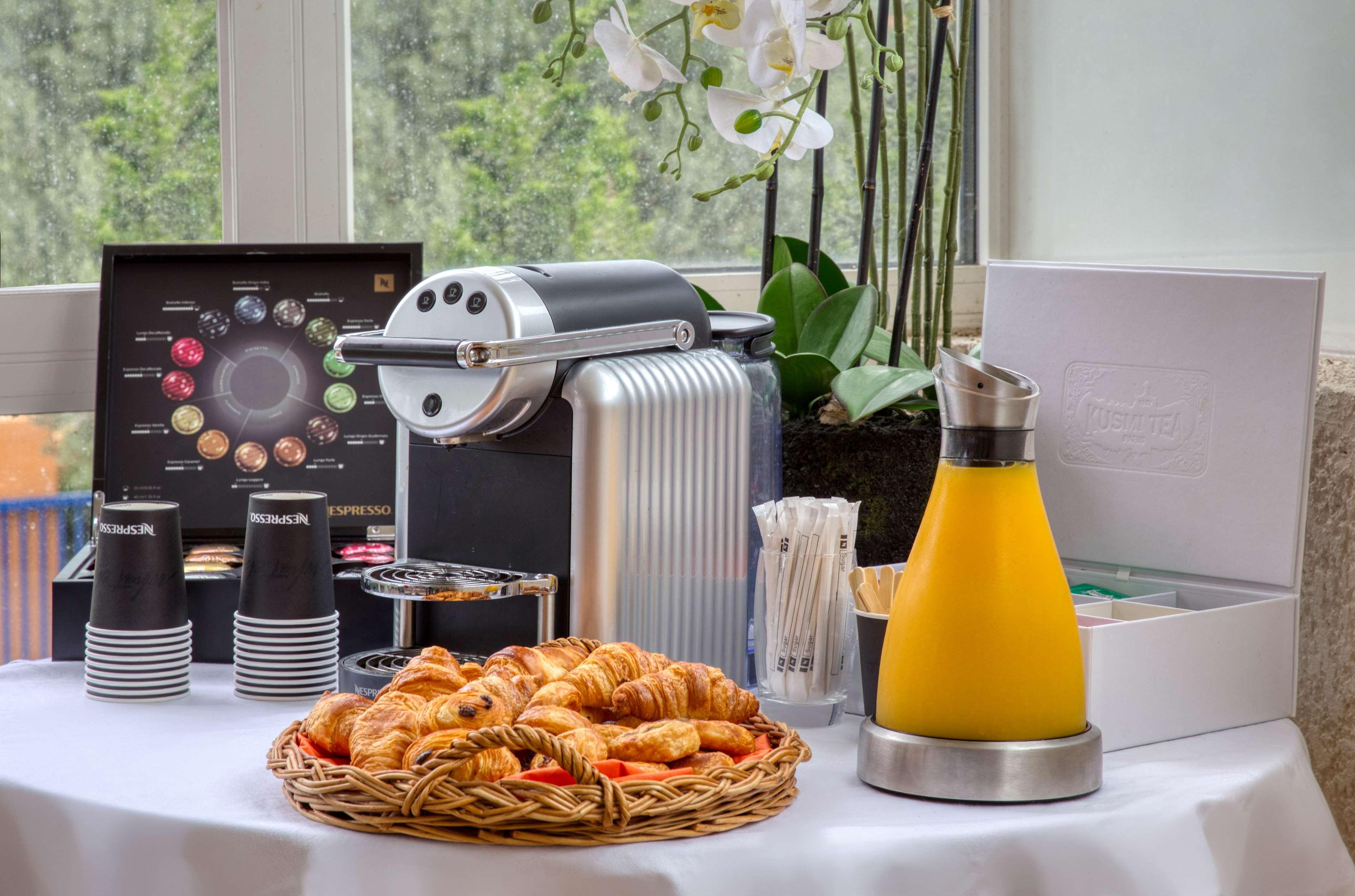 Best Western Le Vauban พุราเดส์ ภายนอก รูปภาพ