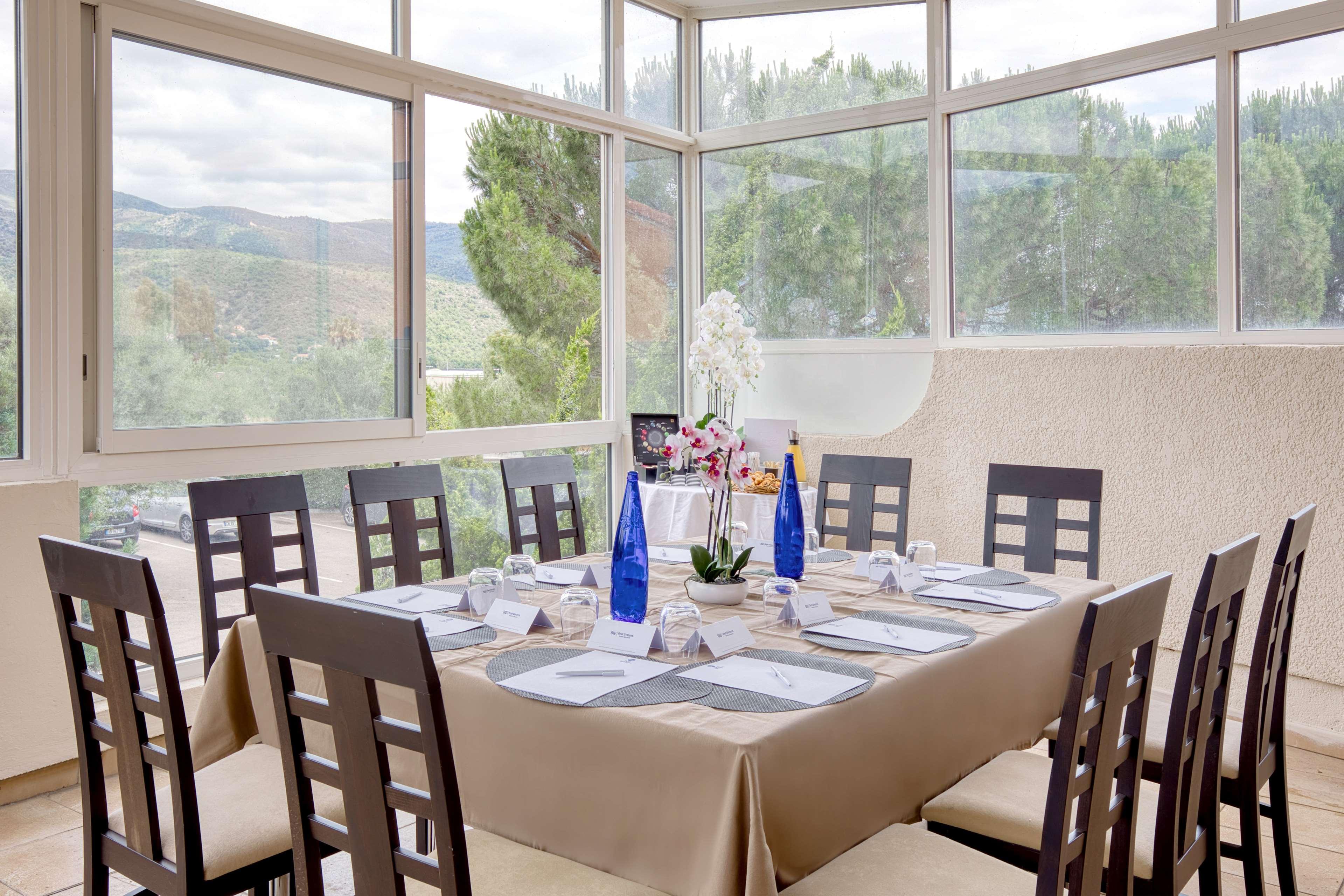 Best Western Le Vauban พุราเดส์ ภายนอก รูปภาพ