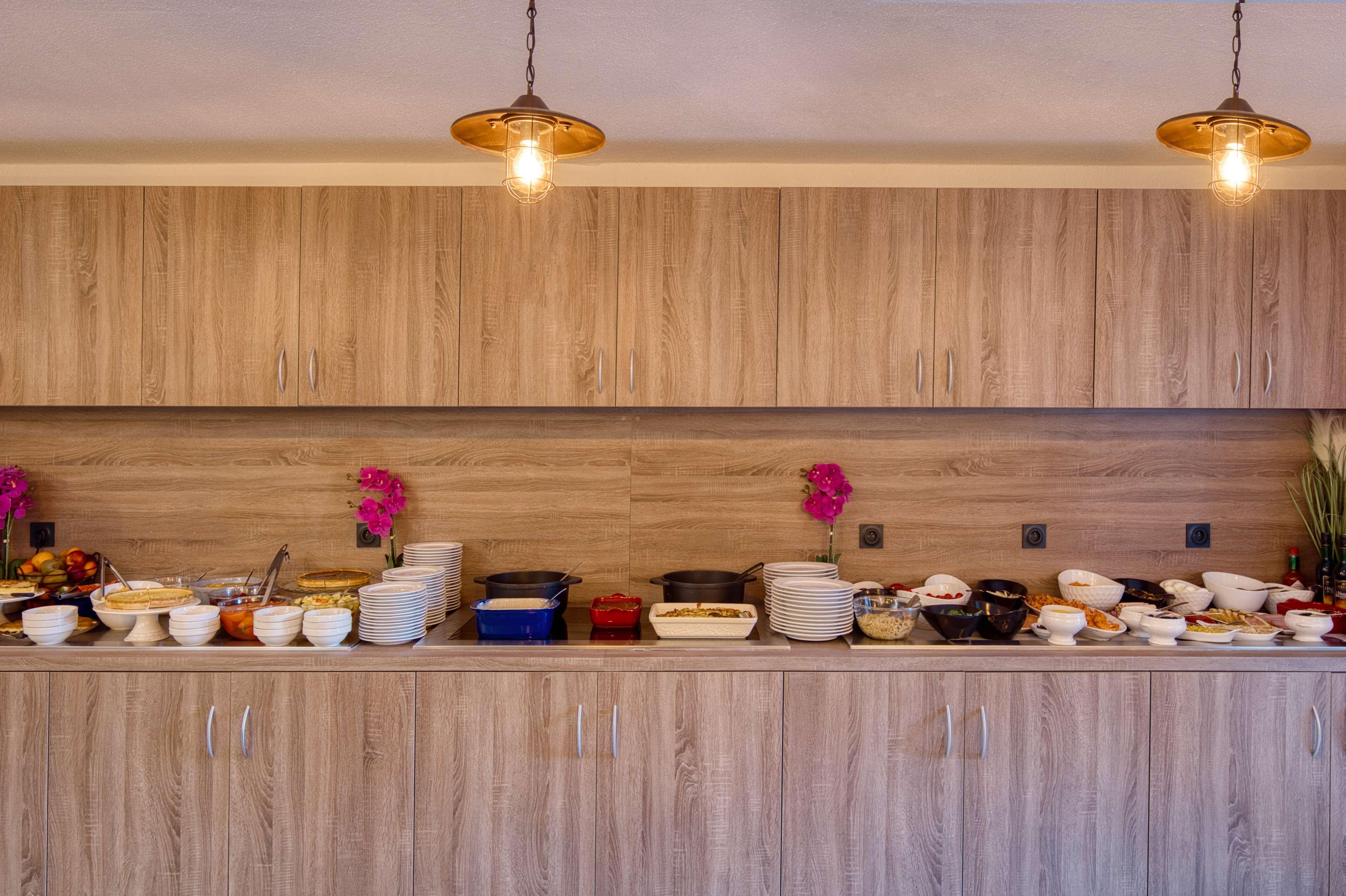 Best Western Le Vauban พุราเดส์ ภายนอก รูปภาพ