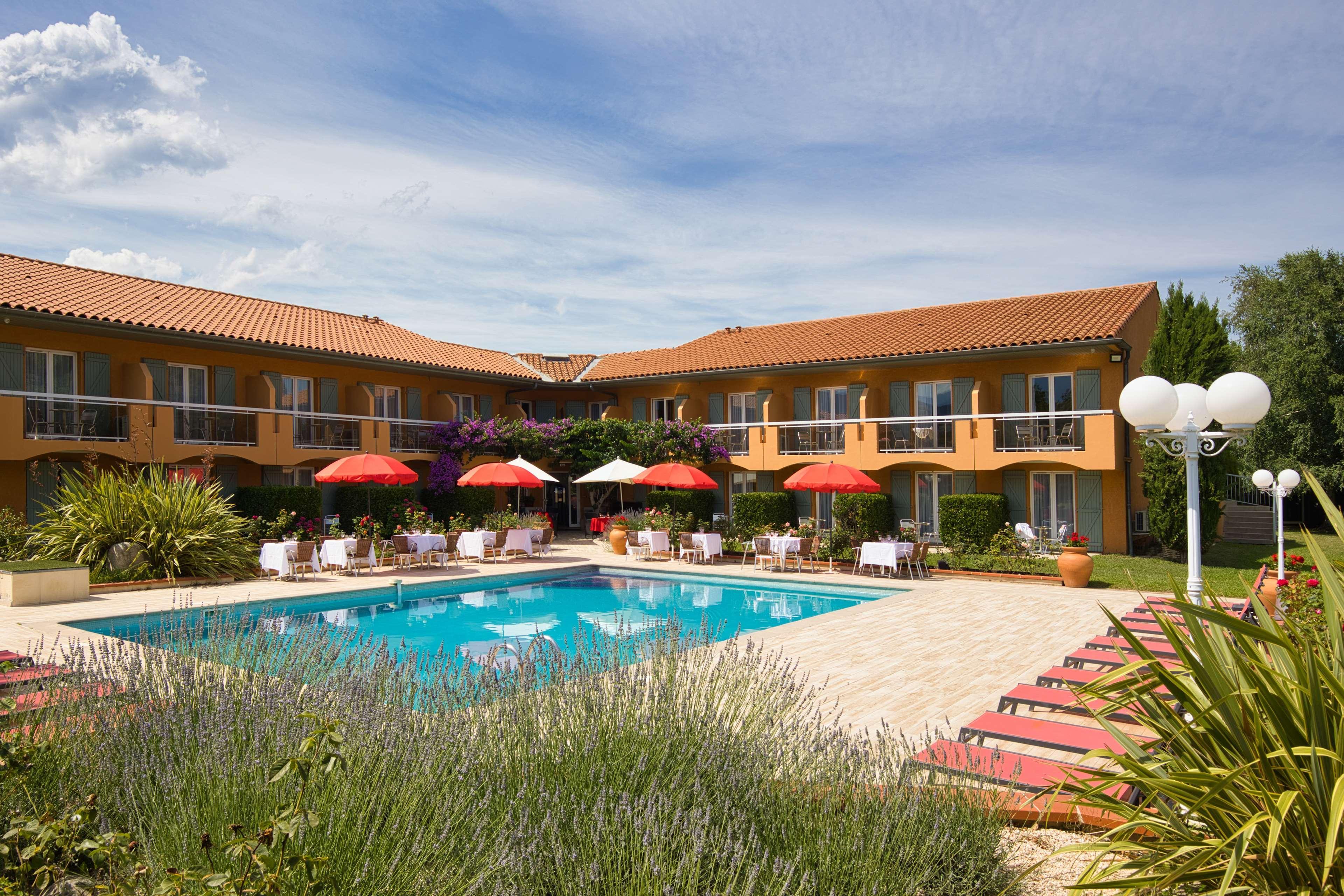 Best Western Le Vauban พุราเดส์ ภายนอก รูปภาพ