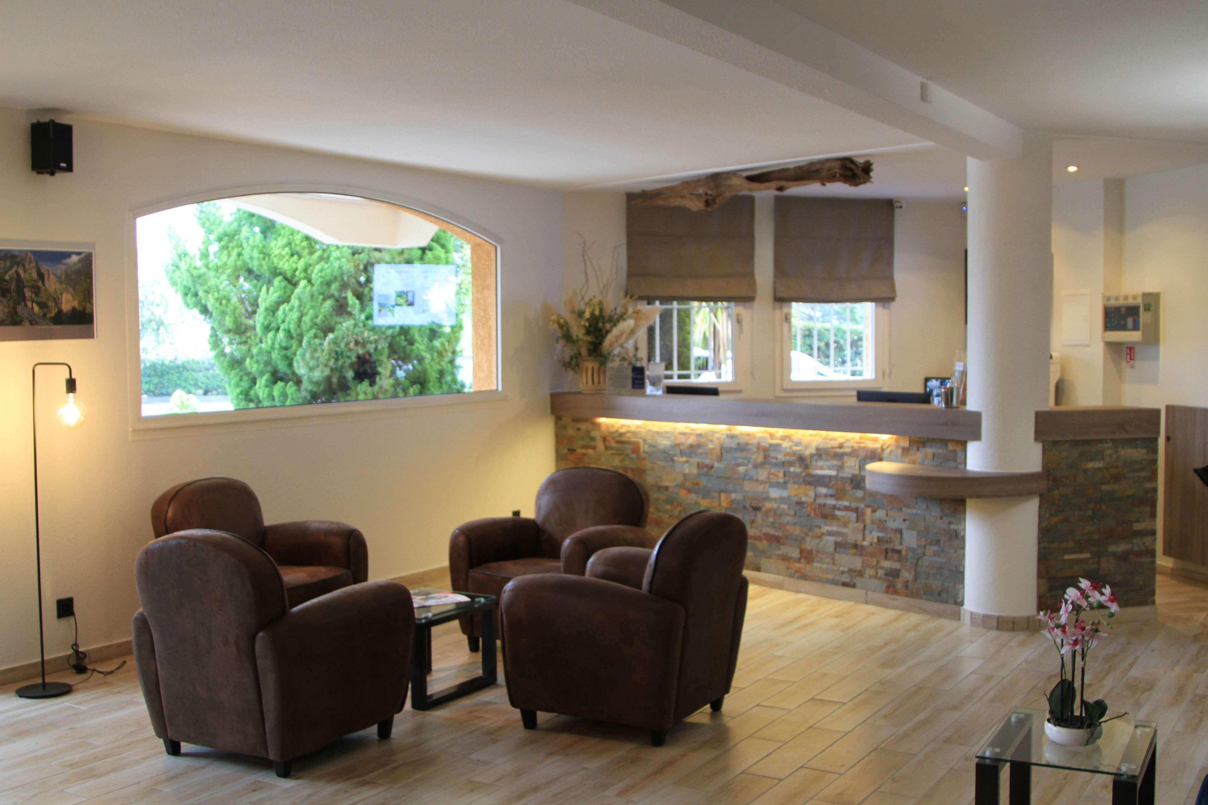 Best Western Le Vauban พุราเดส์ ภายนอก รูปภาพ