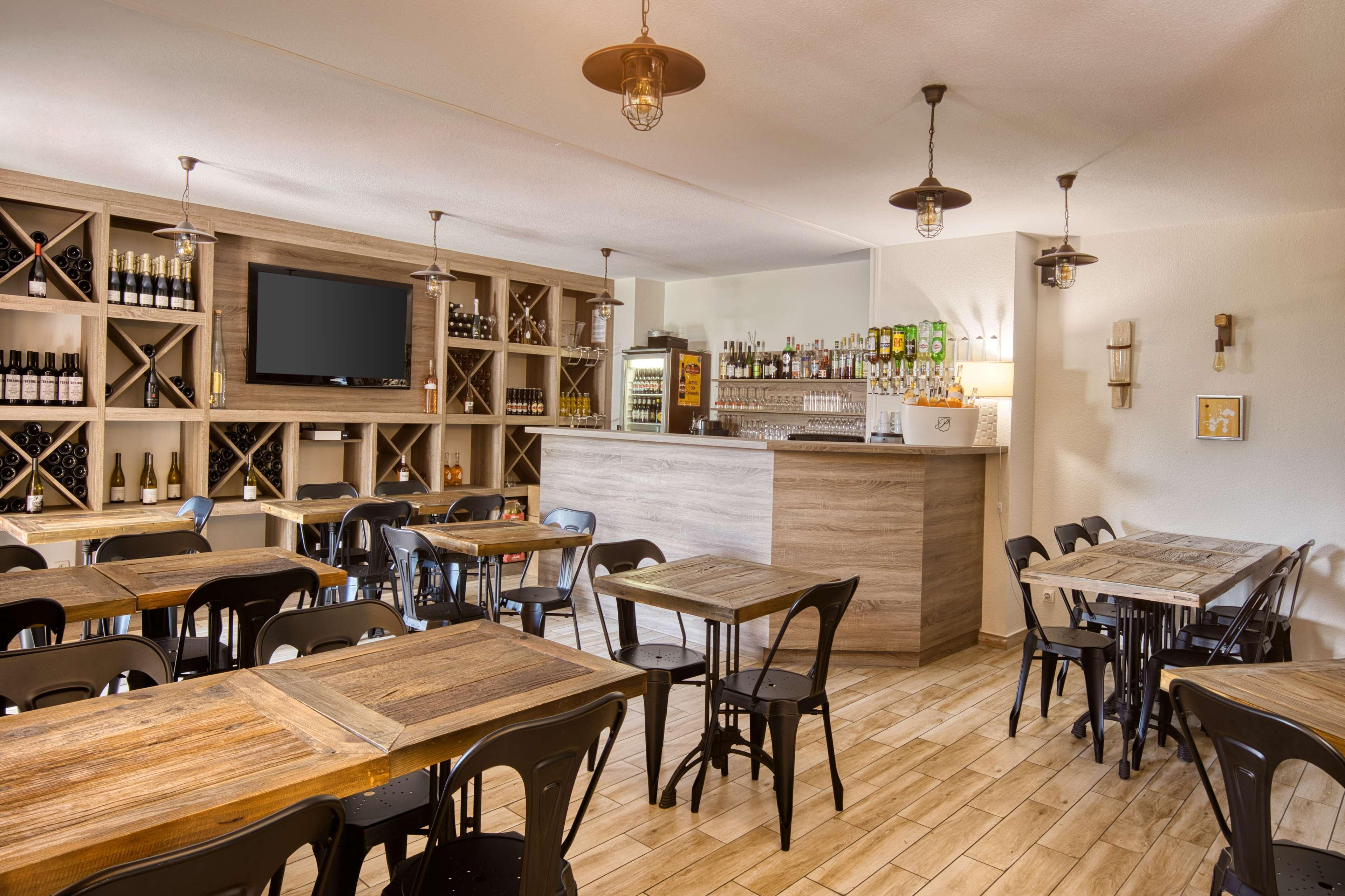 Best Western Le Vauban พุราเดส์ ภายนอก รูปภาพ