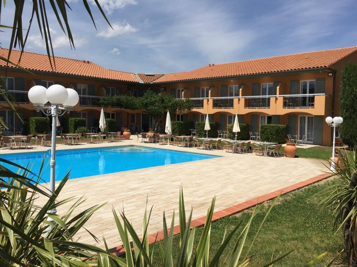 Best Western Le Vauban พุราเดส์ ภายนอก รูปภาพ